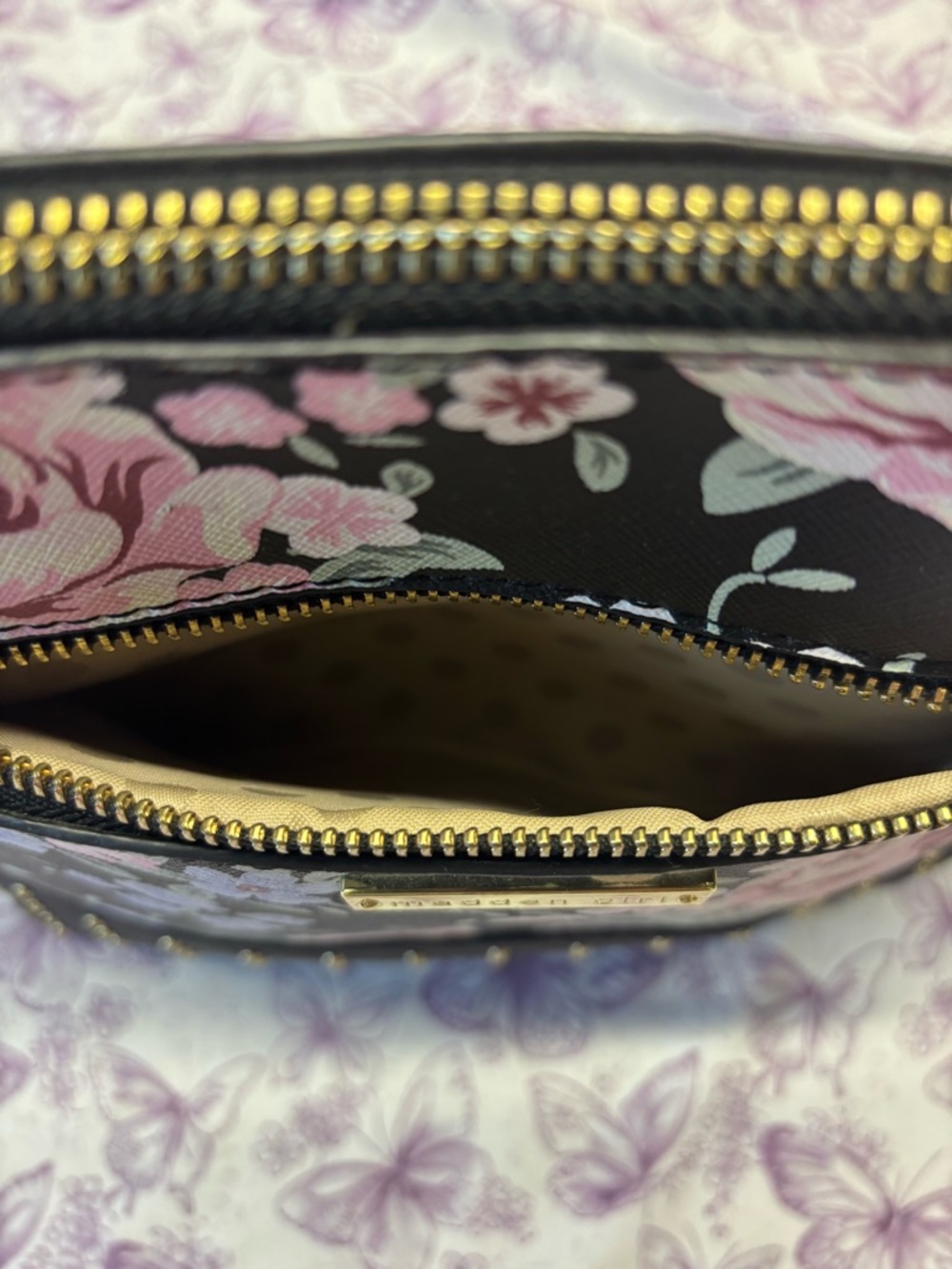 🌀Madden Girl Black Floral Dome Makeup Bag - Picture 2 of 5